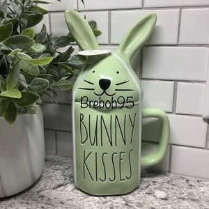 Rae Dunn BUNNY KISSES mug with topper